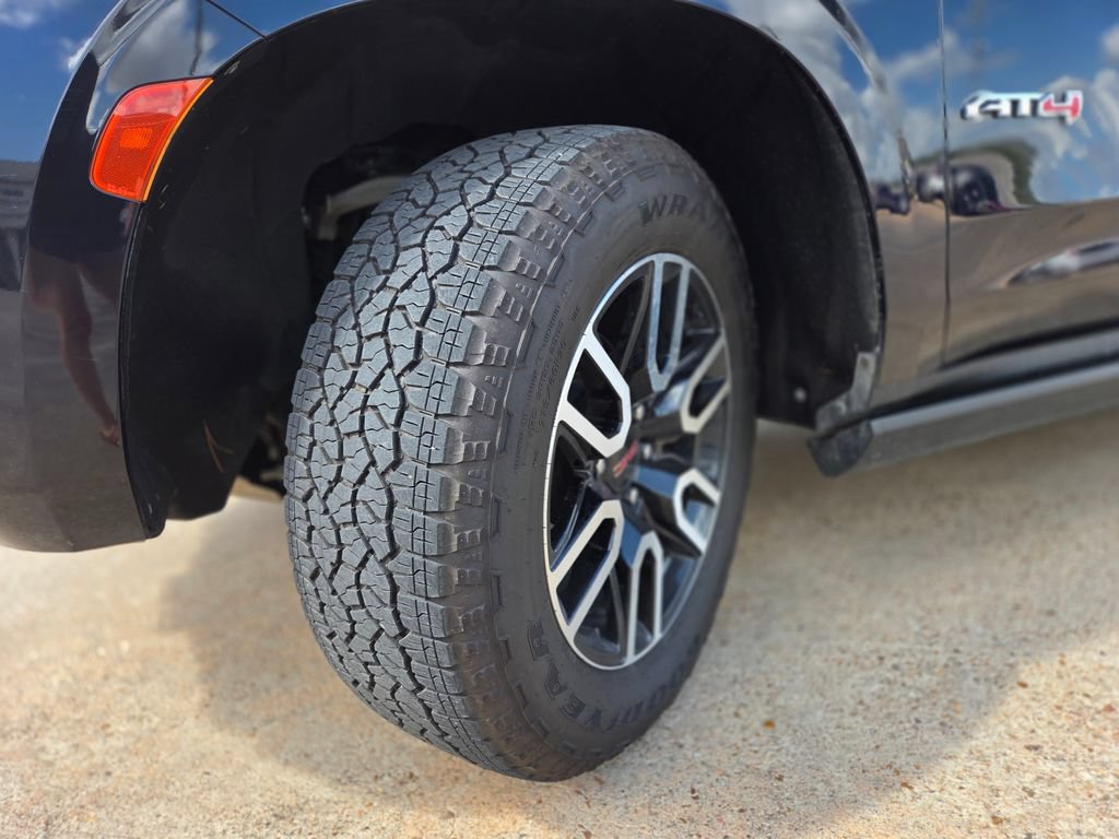 Used 2022 GMC Yukon AT4 AWD/4WD image 10