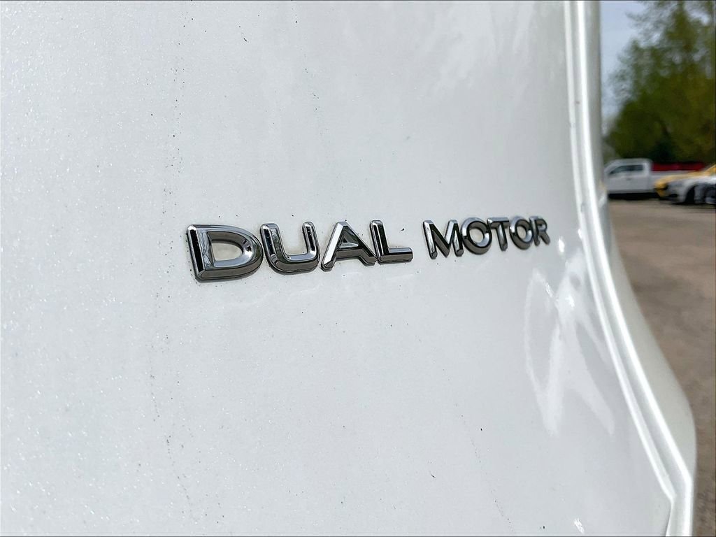 Used 2021 Tesla Model Y Long Range AWD/4WD image 23