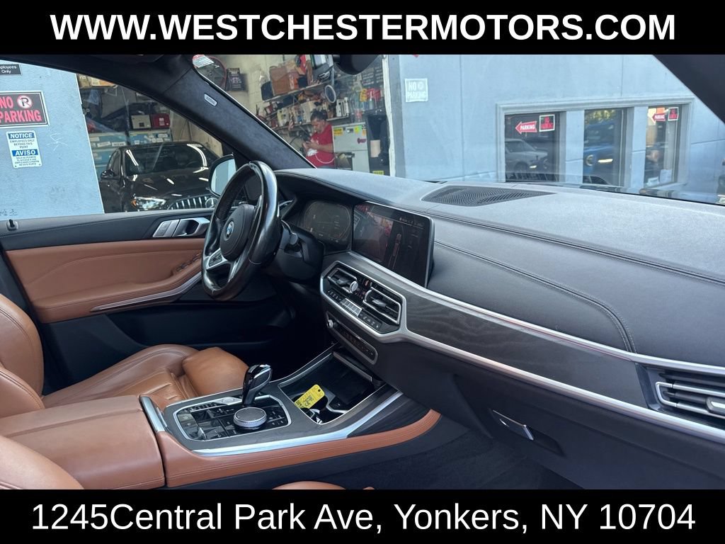 Used 2020 BMW X7 xDrive40i w/ M Sport Package AWD/4WD image 18
