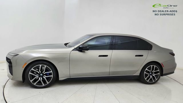 Used 2024 BMW i7 M70 w/ Executive Package image 3