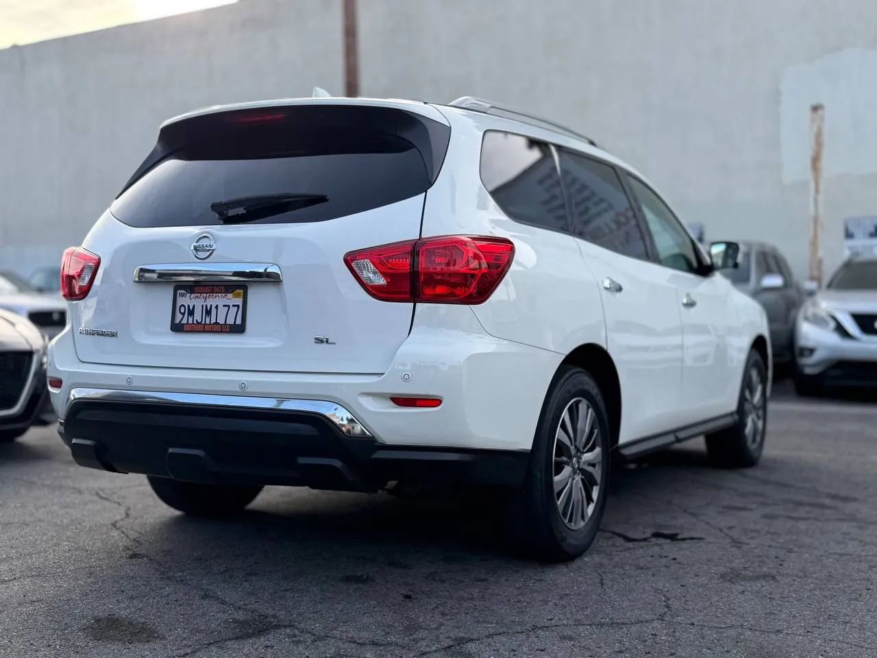 Used 2019 Nissan Pathfinder SL image 12