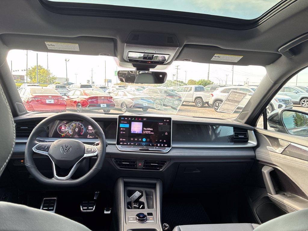 New 2026 Volkswagen Tiguan SE R-Line AWD/4WD image 18
