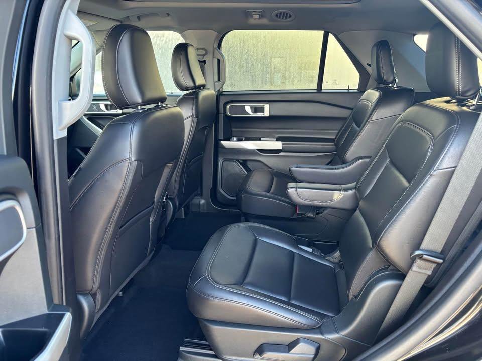 Used 2021 Ford Explorer XLT w/ Equipment Group 202A image 10