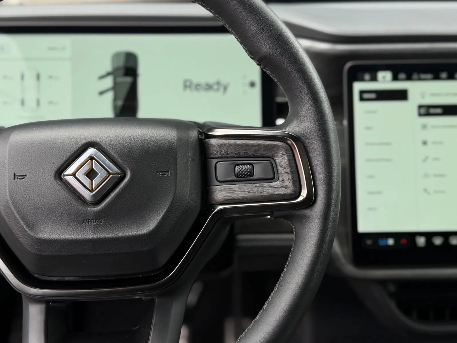 Used 2022 Rivian R1S Launch Edition Quad AWD/4WD image 26