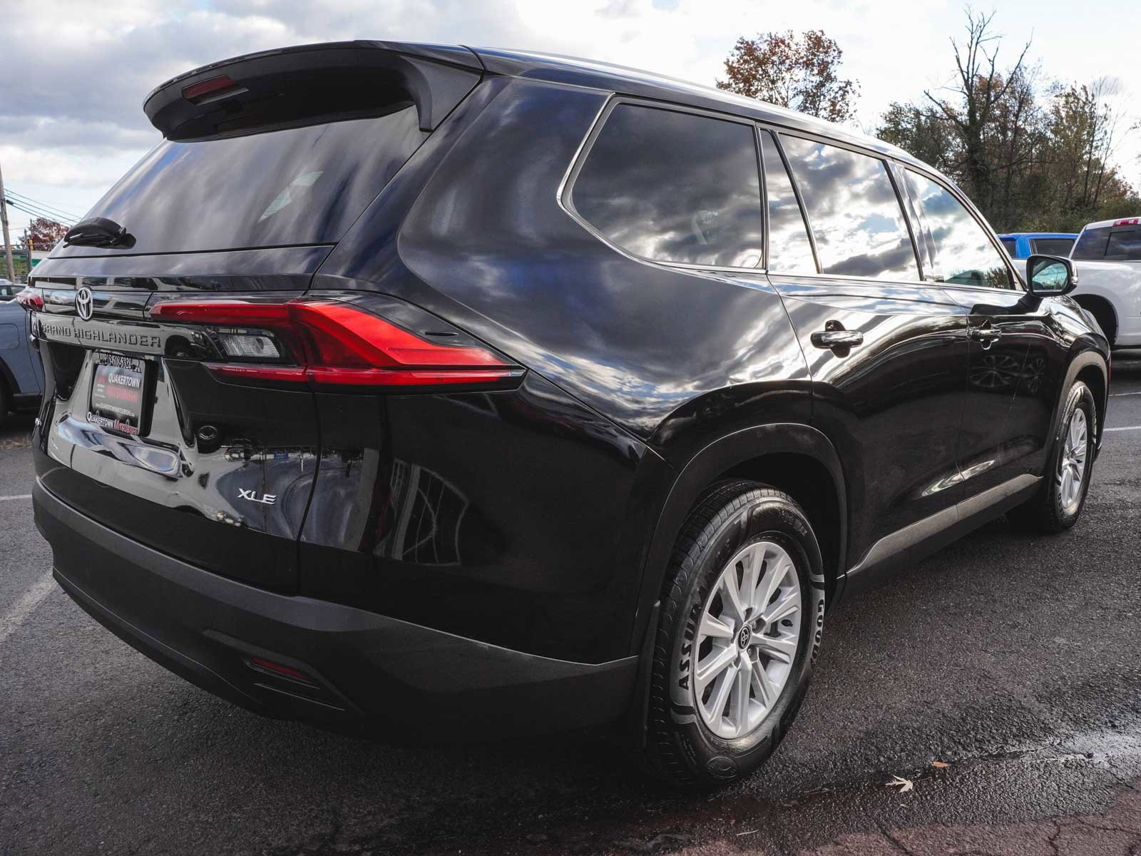 Used 2024 Toyota Grand Highlander XLE image 5