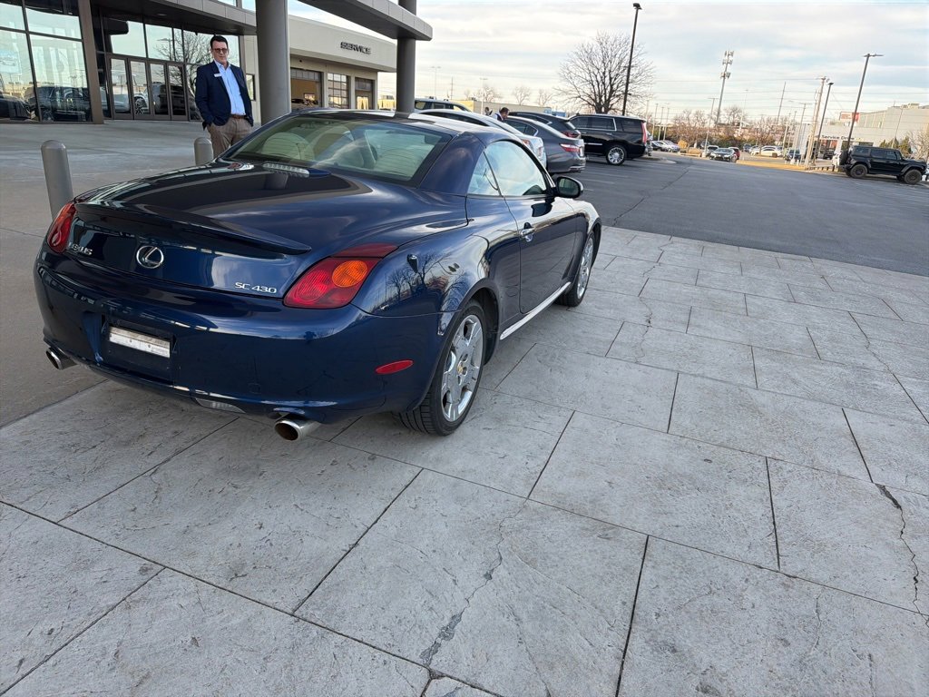 Used 2004 Lexus SC 430 Convertible w/ Preferred Accessory Pkg image 3