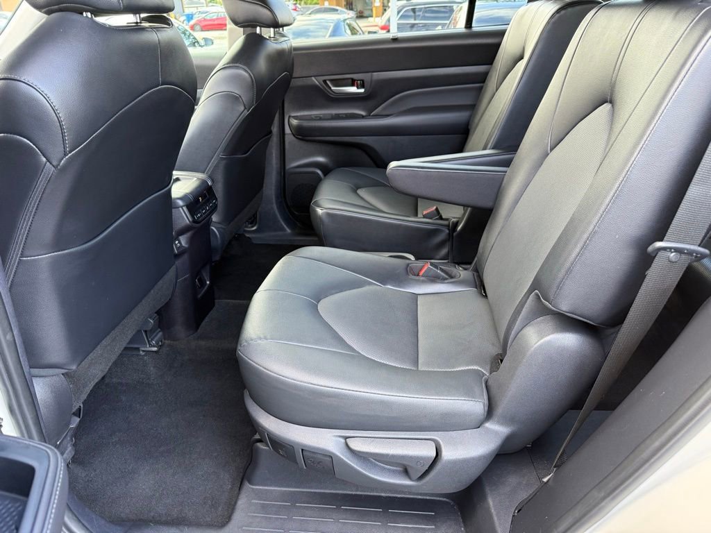 Used 2024 Toyota Grand Highlander XLE image 40