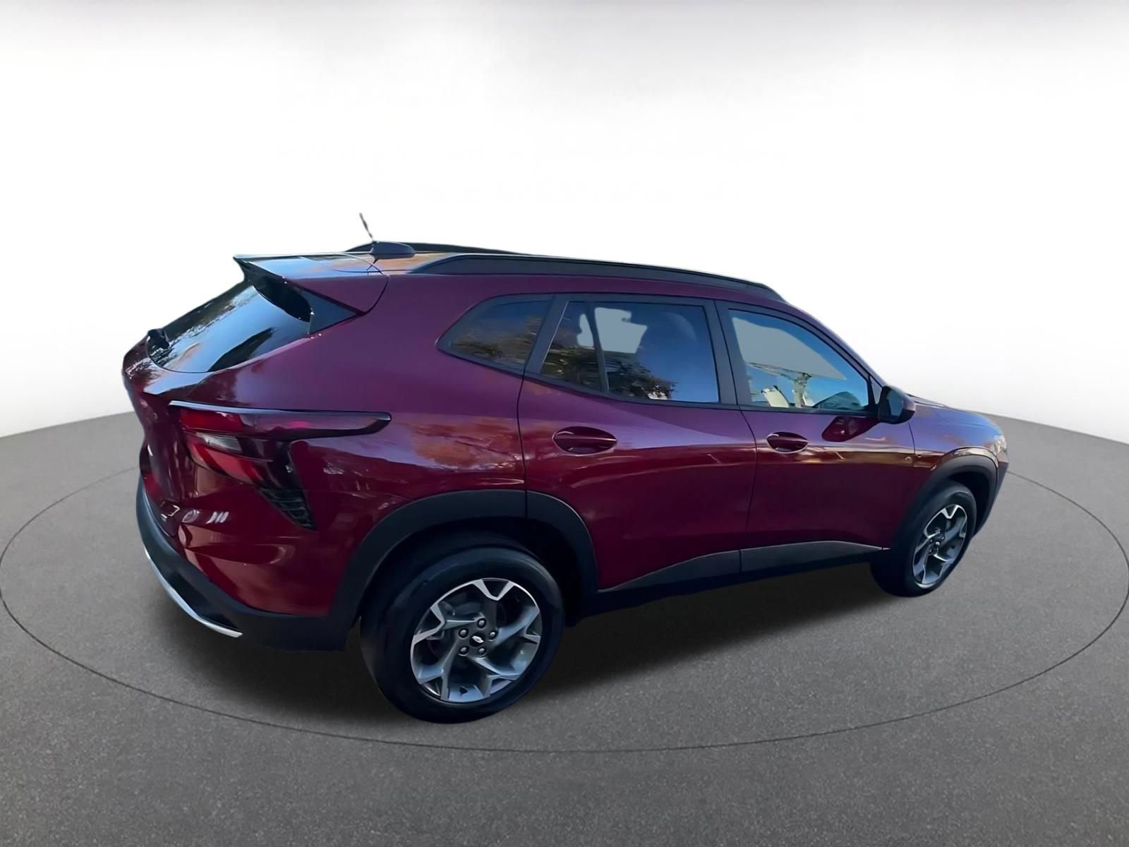 Used 2025 Chevrolet Trax LT image 15