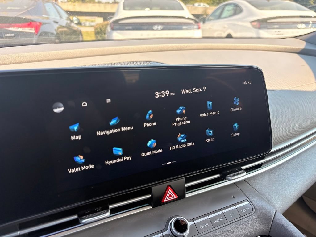 Used 2024 Hyundai Elantra SEL FWD image 15