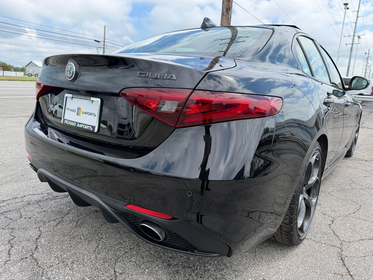 Used 2018 Alfa Romeo Giulia Ti Sport w/ Quick Order Package 22U Sport RWD image 12