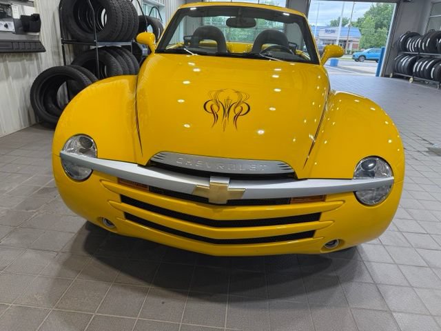 Used 2004 Chevrolet SSR w/ Preferred Equipment Group RWD image 5