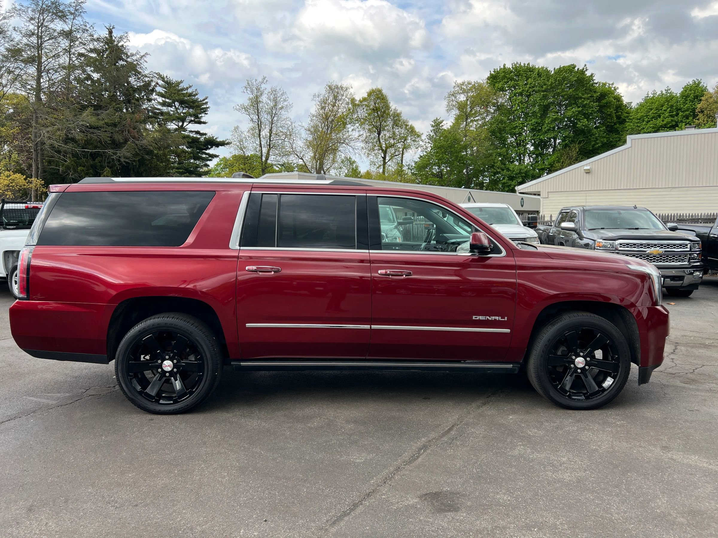 Used 2016 GMC Yukon XL Denali w/ Open Road Package AWD/4WD image 6