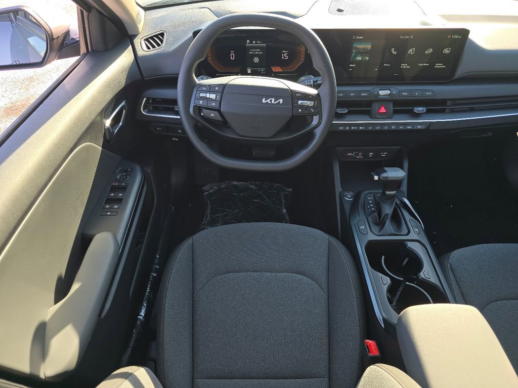 New 2025 Kia K4 LXS image 21