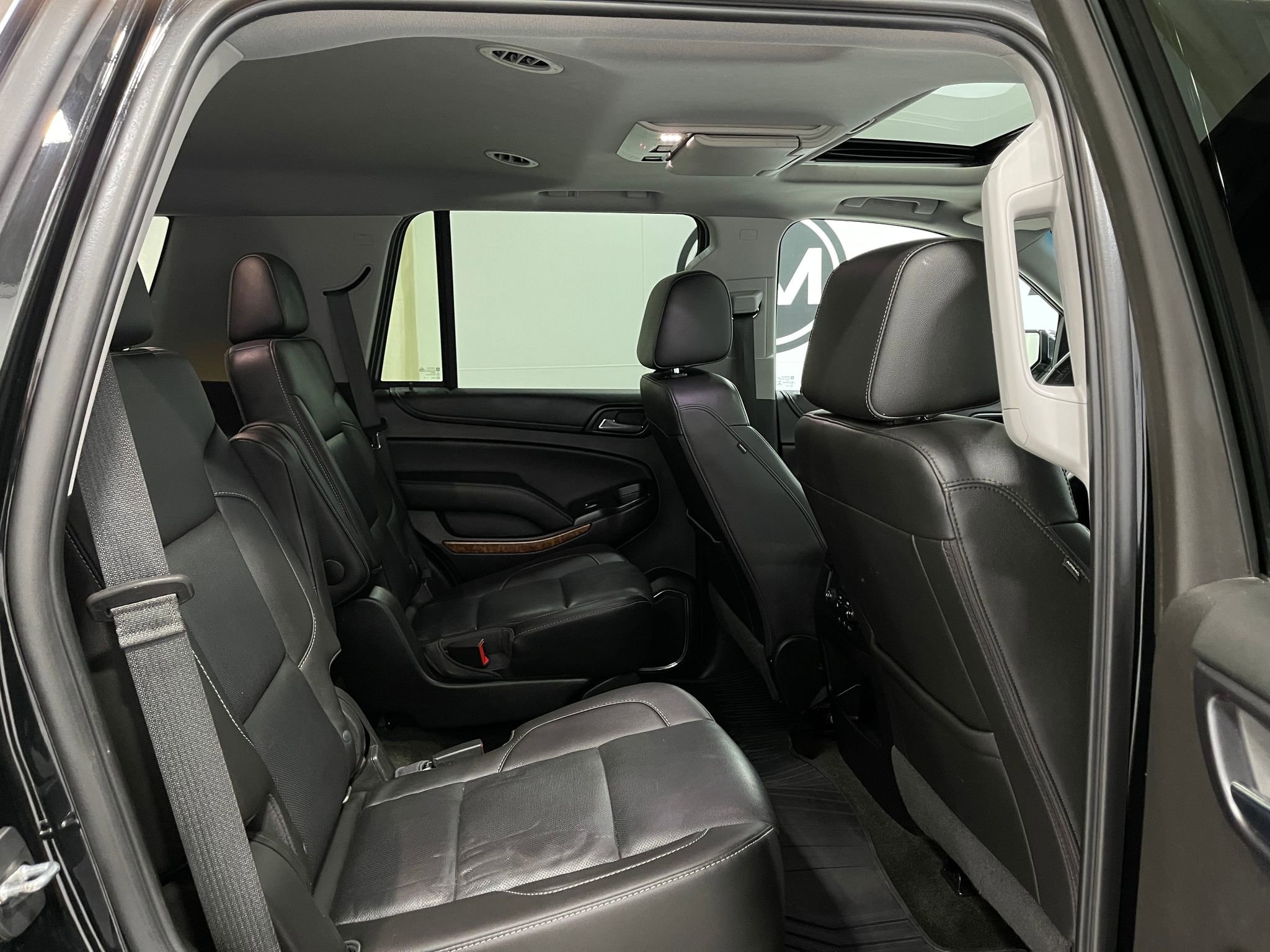 Used 2018 Chevrolet Tahoe Premier AWD/4WD image 36