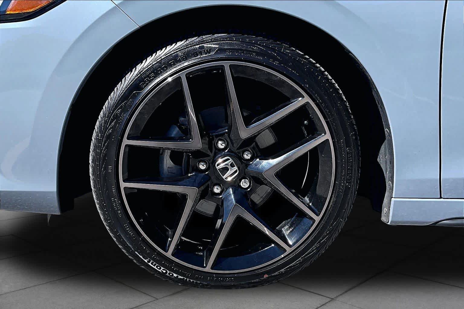 Used 2024 Honda Civic Sport Touring image 11