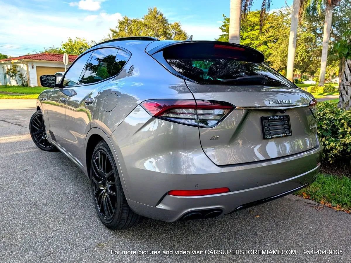 Used 2021 Maserati Levante image 11