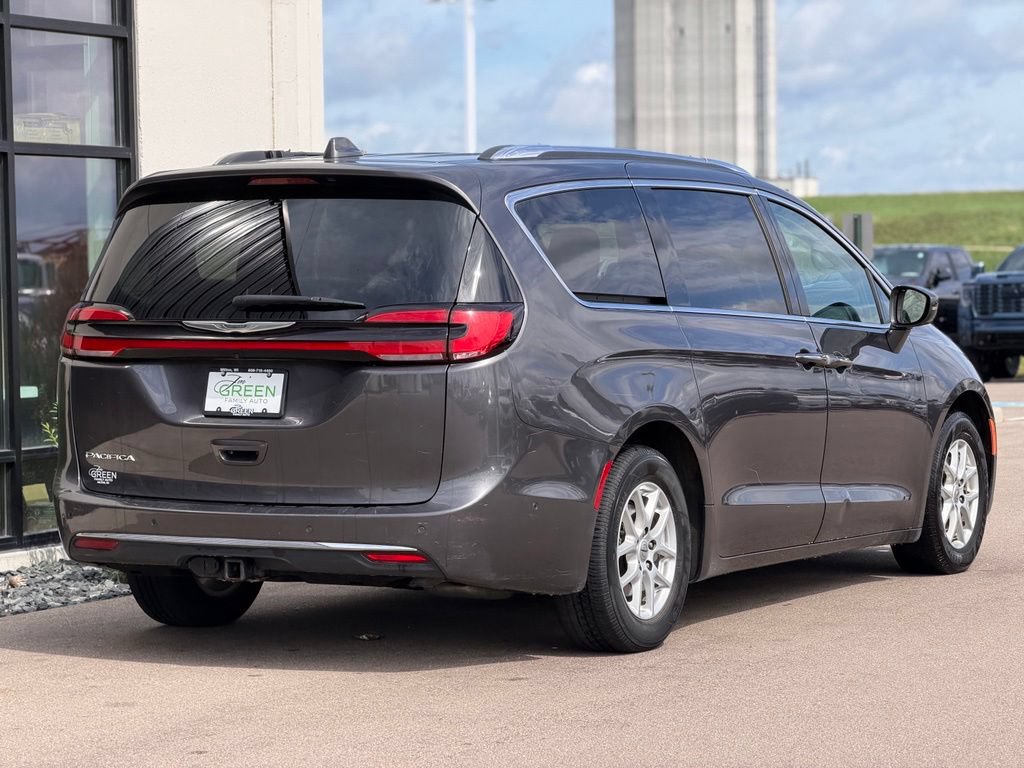 Used 2021 Chrysler Pacifica Touring-L w/ Uconnect Theater Family Group FWD image 5