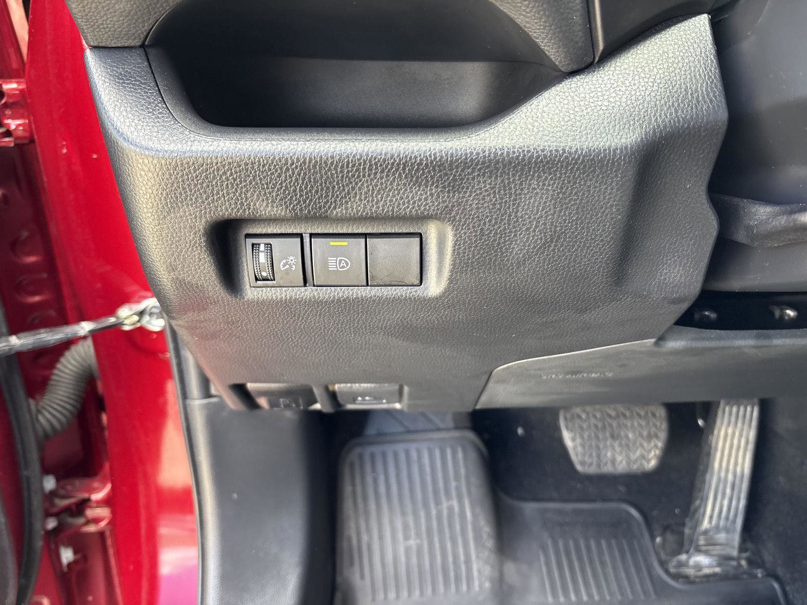 Used 2023 Toyota RAV4 LE AWD/4WD image 13