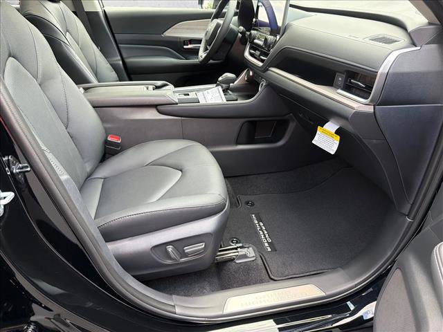 Used 2026 Toyota Grand Highlander FWD image 13