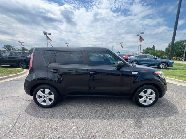 Used 2019 Kia Soul w/ Convenience Package FWD image 4