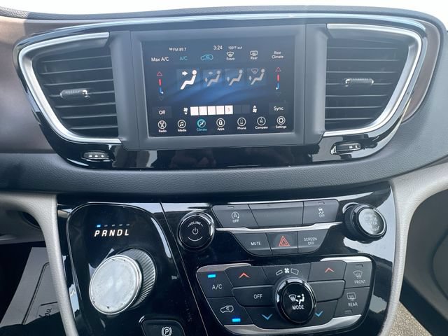 Used 2021 Chrysler Voyager Lxi FWD image 20