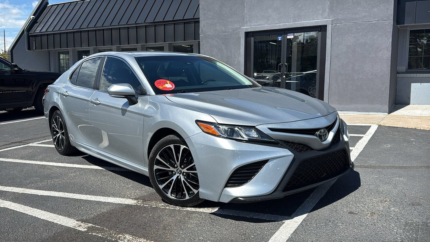 Used 2018 Toyota Camry SE w/ Convenience Package