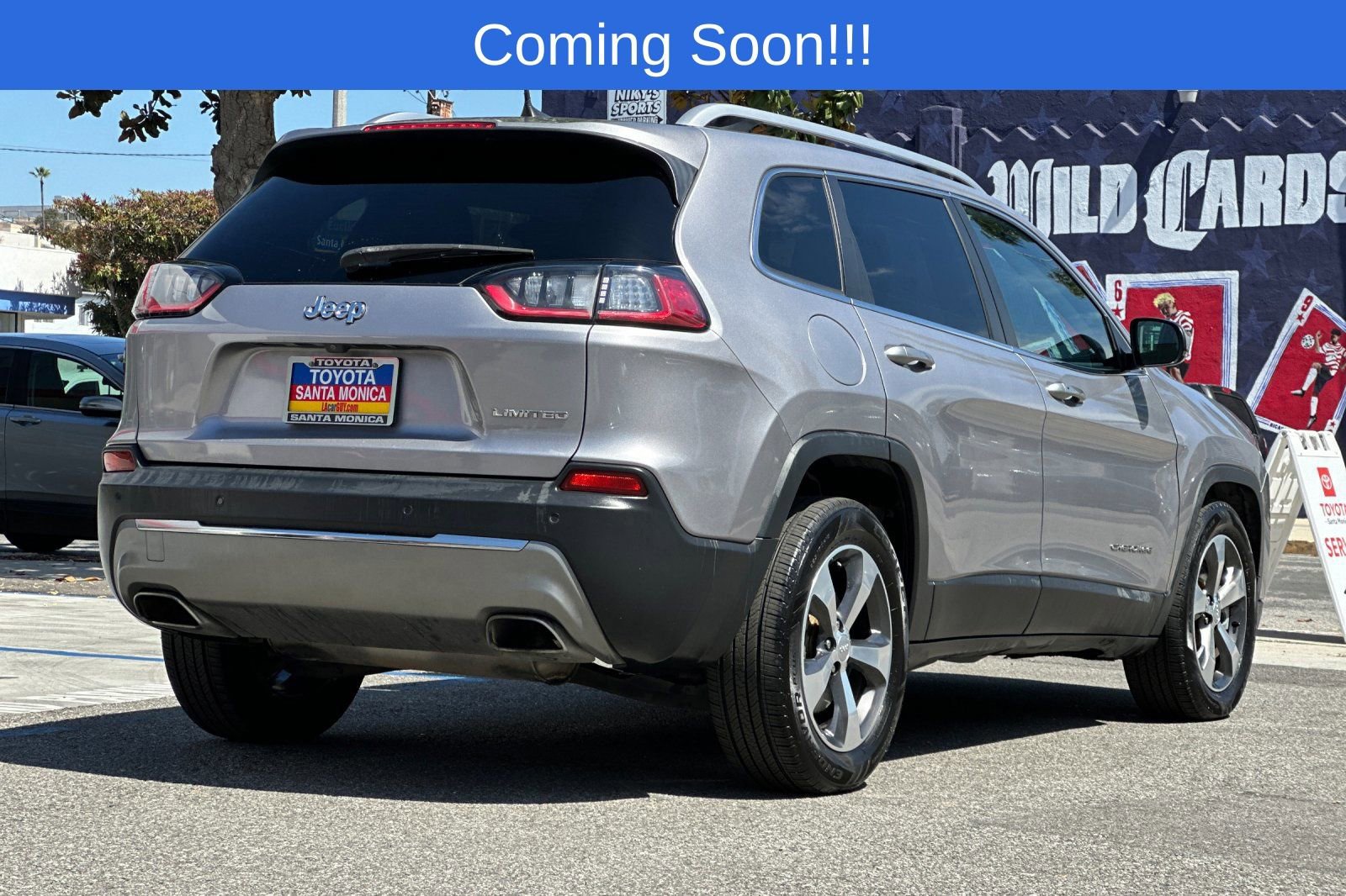Used 2019 Jeep Cherokee Limited FWD image 4