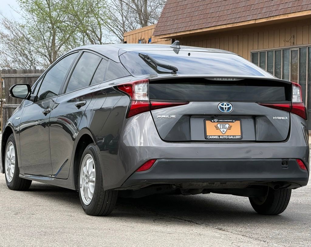 Used 2019 Toyota Prius LE image 3