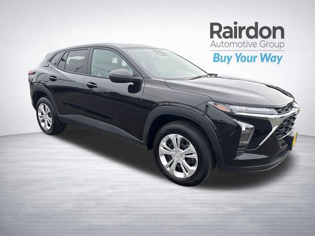 Used 2025 Chevrolet Trax LS