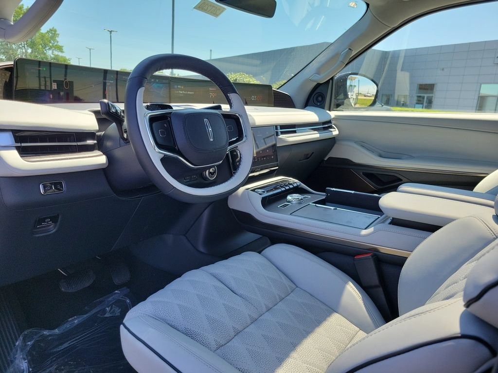 New 2026 Lincoln Navigator Black Label AWD/4WD image 21