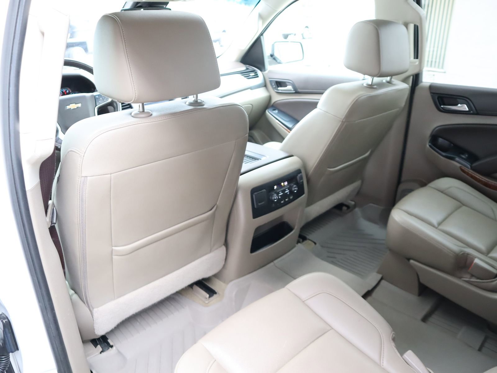 Used 2019 Chevrolet Suburban Premier AWD/4WD image 46