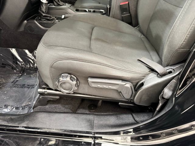 Used 2021 Jeep Wrangler Unlimited Sahara w/ Uconnect 4C Nav & Sound Group image 15