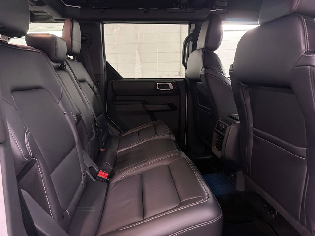 New 2025 Ford Bronco Outer Banks w/ Sasquatch Package image 29