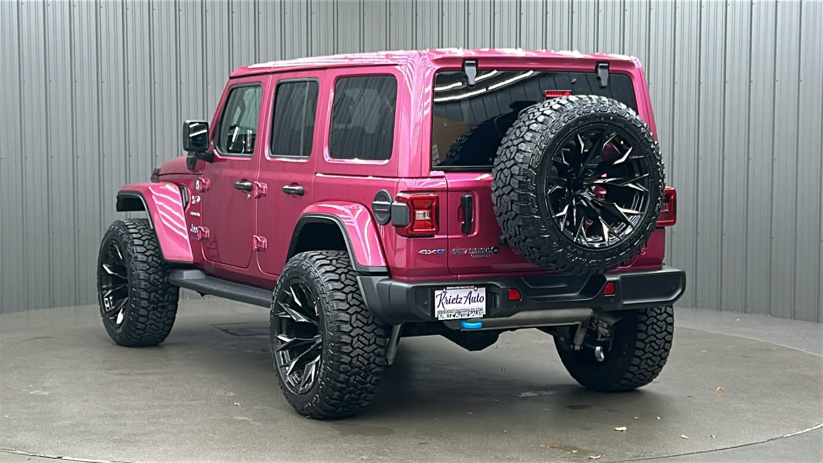 Used 2024 Jeep Wrangler Unlimited Sahara w/ Safety Group image 3