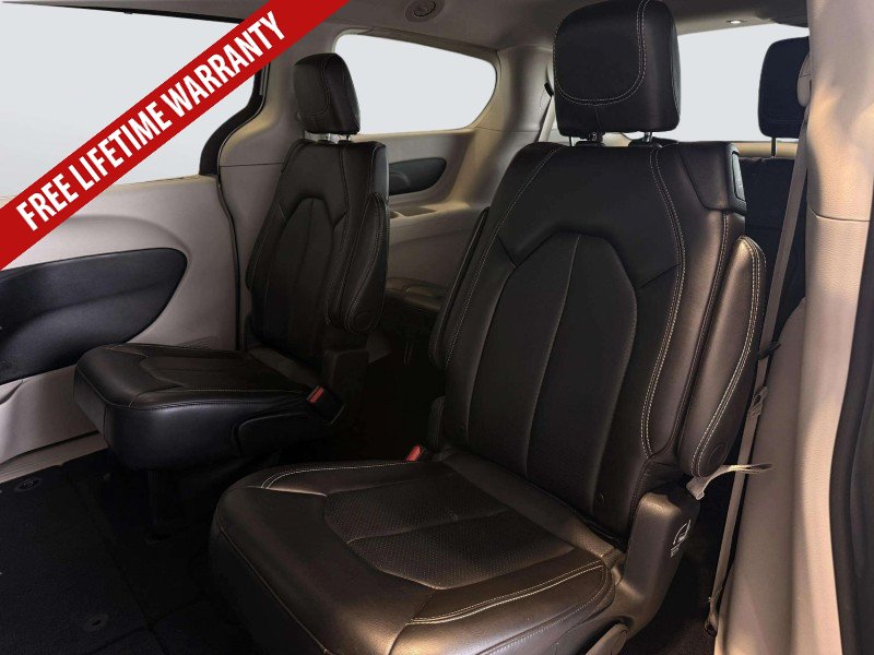 Used 2023 Chrysler Pacifica Touring-L FWD image 34