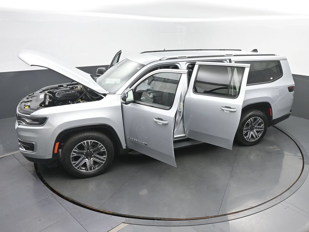 Used 2024 Jeep Wagoneer L Series II w/ Flexible Seating Group AWD/4WD image 69