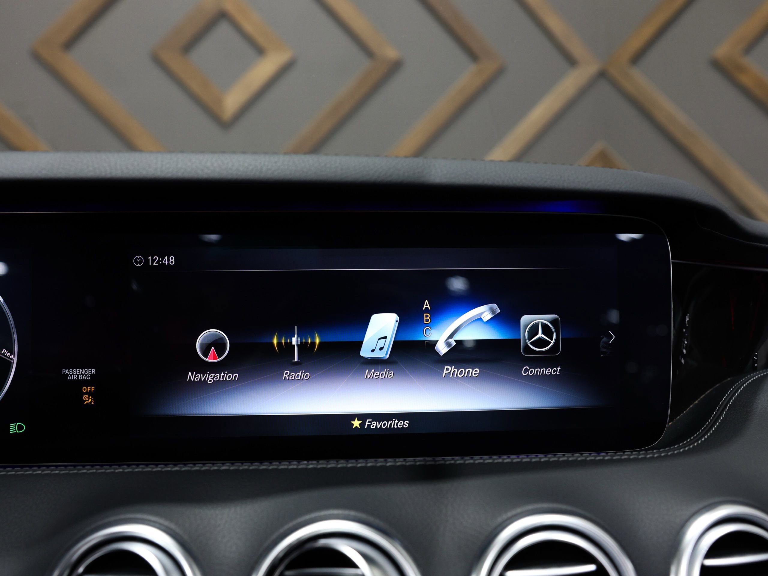 Used 2019 Mercedes-Benz S 560 Cabriolet w/ AMG Line Exterior image 36