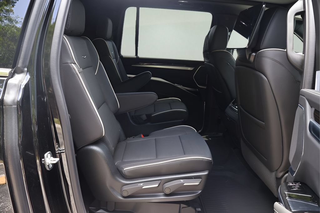 New 2026 Cadillac Escalade ESV Luxury w/ Touring Package AWD/4WD image 19