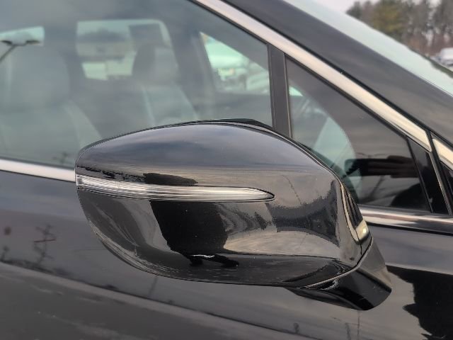 Used 2023 Buick Enclave Essence AWD/4WD image 11