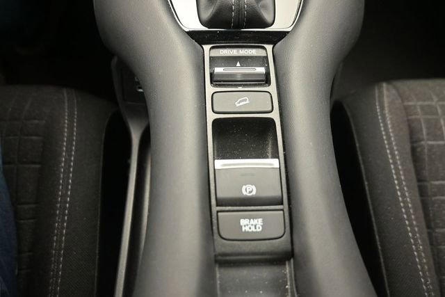 Used 2025 Honda HR-V LX image 30