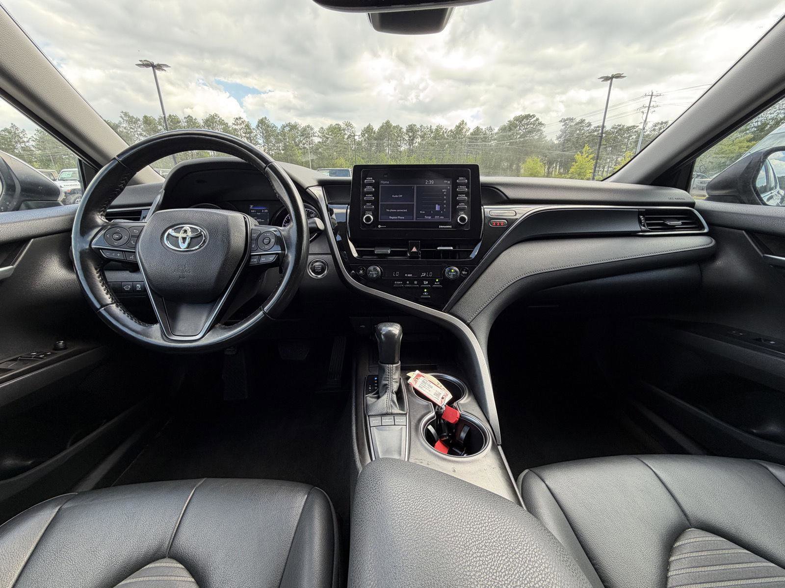 Used 2023 Toyota Camry SE w/ Convenience Package FWD image 7