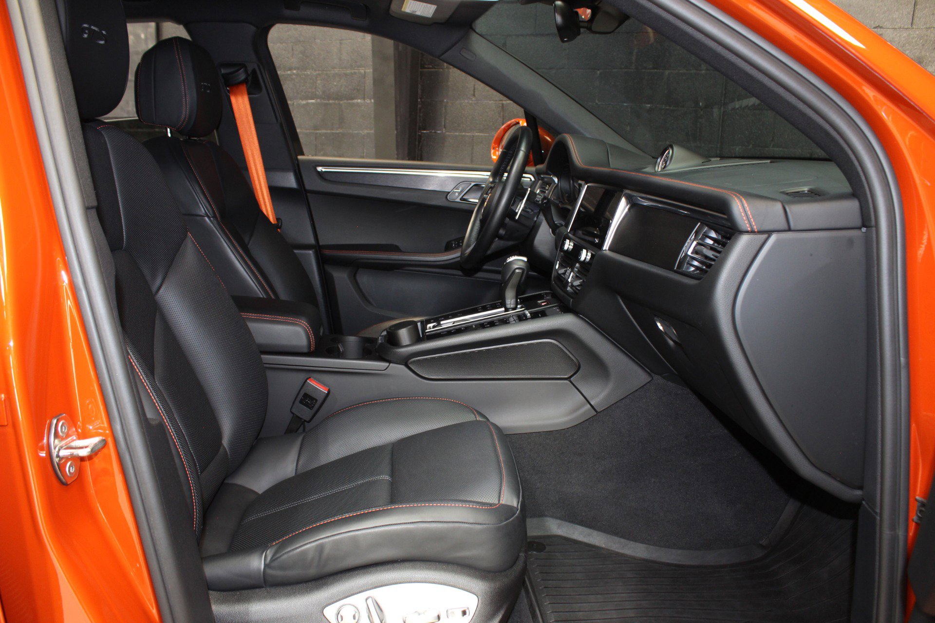 Used 2023 Porsche Macan GTS w/ Premium Package Plus image 51