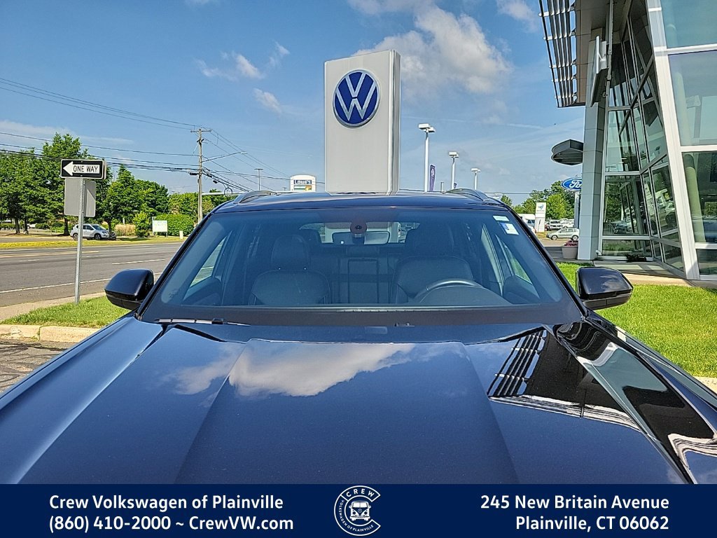Certified 2023 Volkswagen Atlas Cross Sport SE w/ Panoramic Sunroof Package AWD/4WD image 23