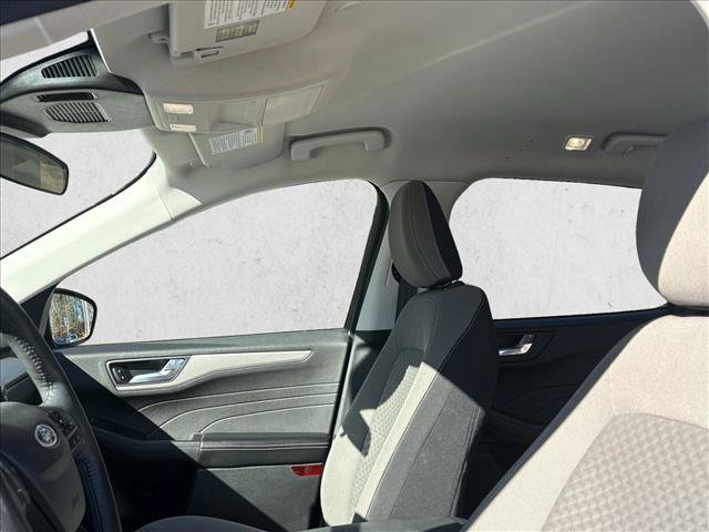 Used 2021 Ford Escape SE w/ SE Sport Appearance Package image 14