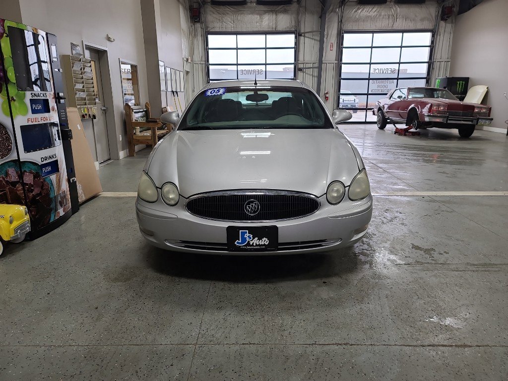Used 2005 Buick LaCrosse CX w/ Silver Convenience Package image 3