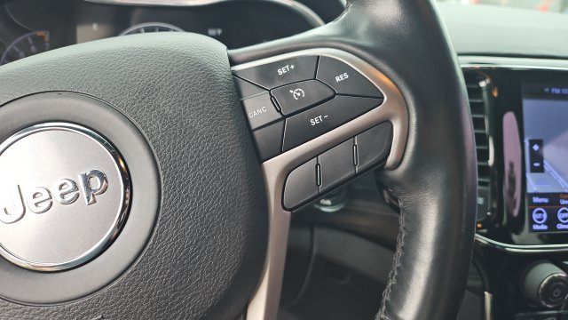 Used 2020 Jeep Grand Cherokee Altitude RWD image 23