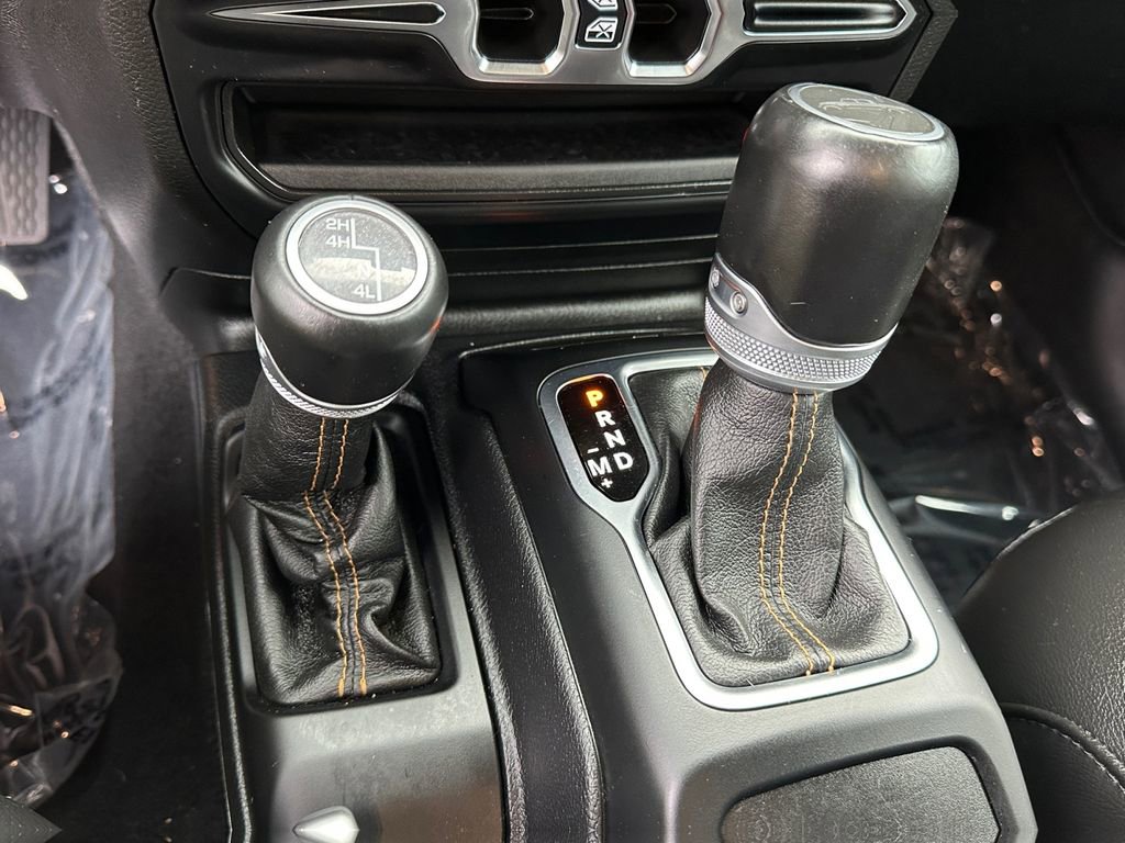 Used 2021 Jeep Gladiator Overland AWD/4WD image 31