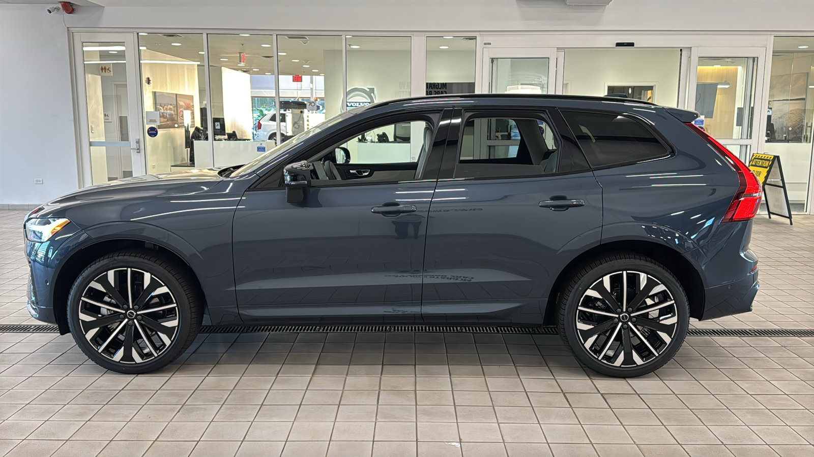 New 2026 Volvo XC60 B5 Ultra w/ Protection Package Premier AWD/4WD image 8