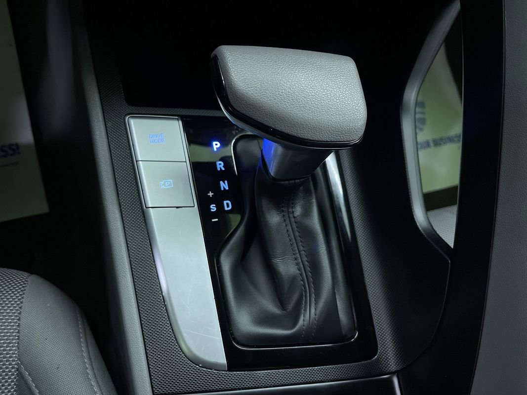 Used 2021 Hyundai Elantra SE image 23