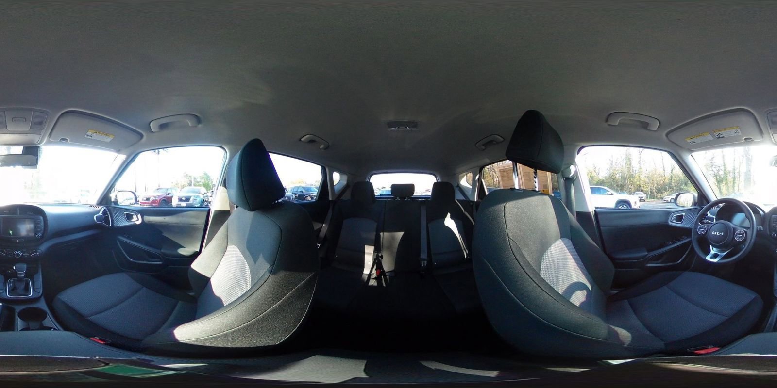 Used 2025 Kia Soul LX w/ LX Technology Package image 40